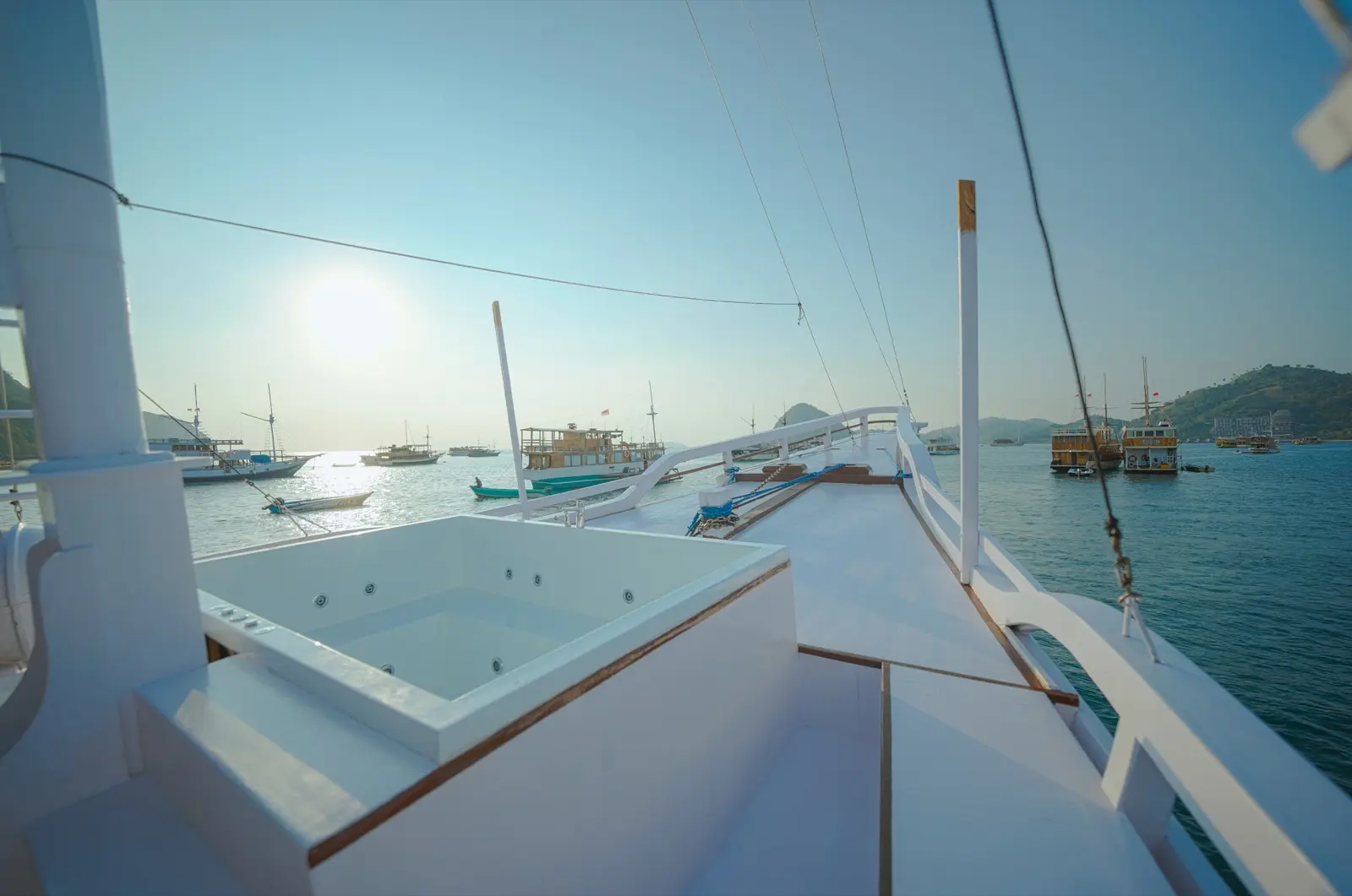 Gaisan — jacuzzi deck