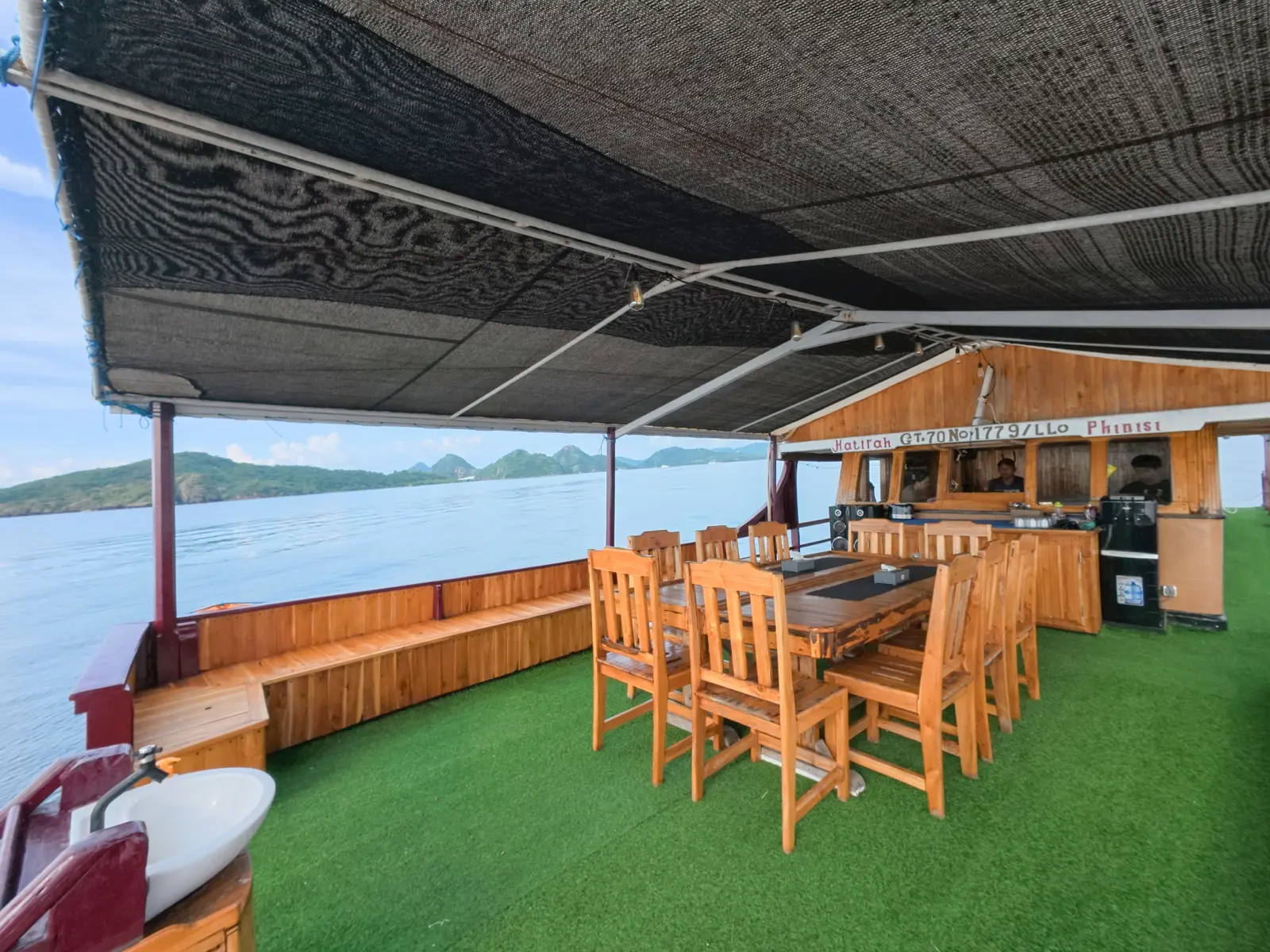 Hatira Hela — dining room