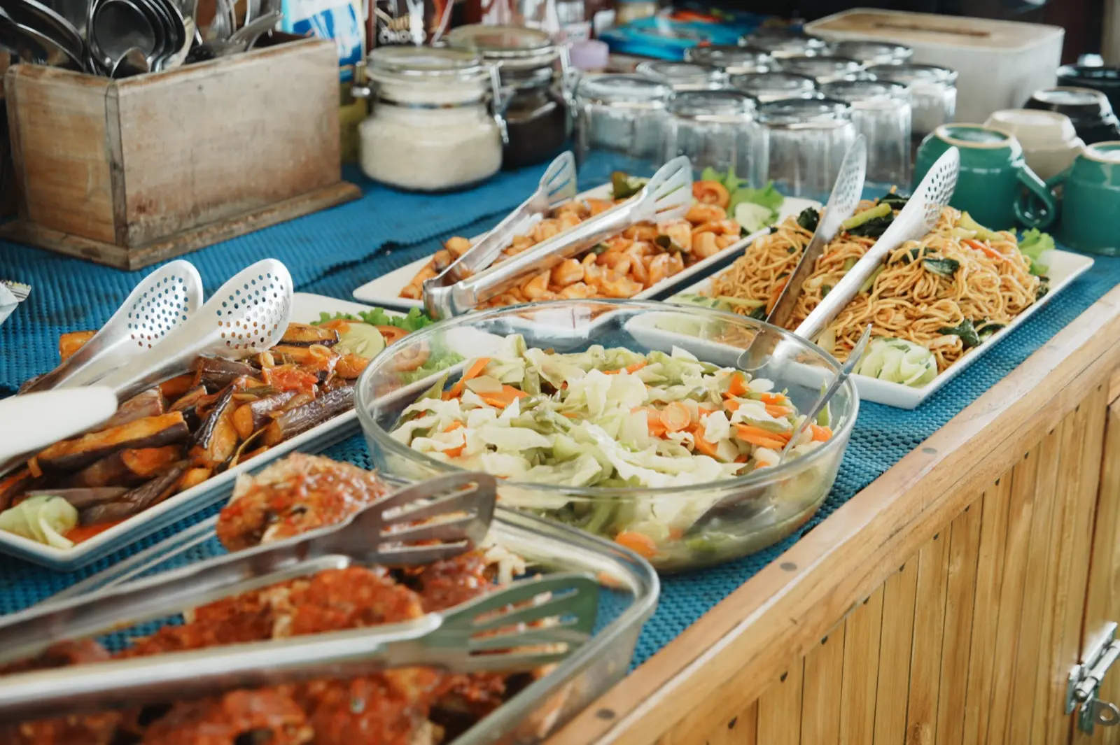 Hatira Hela — food on board
