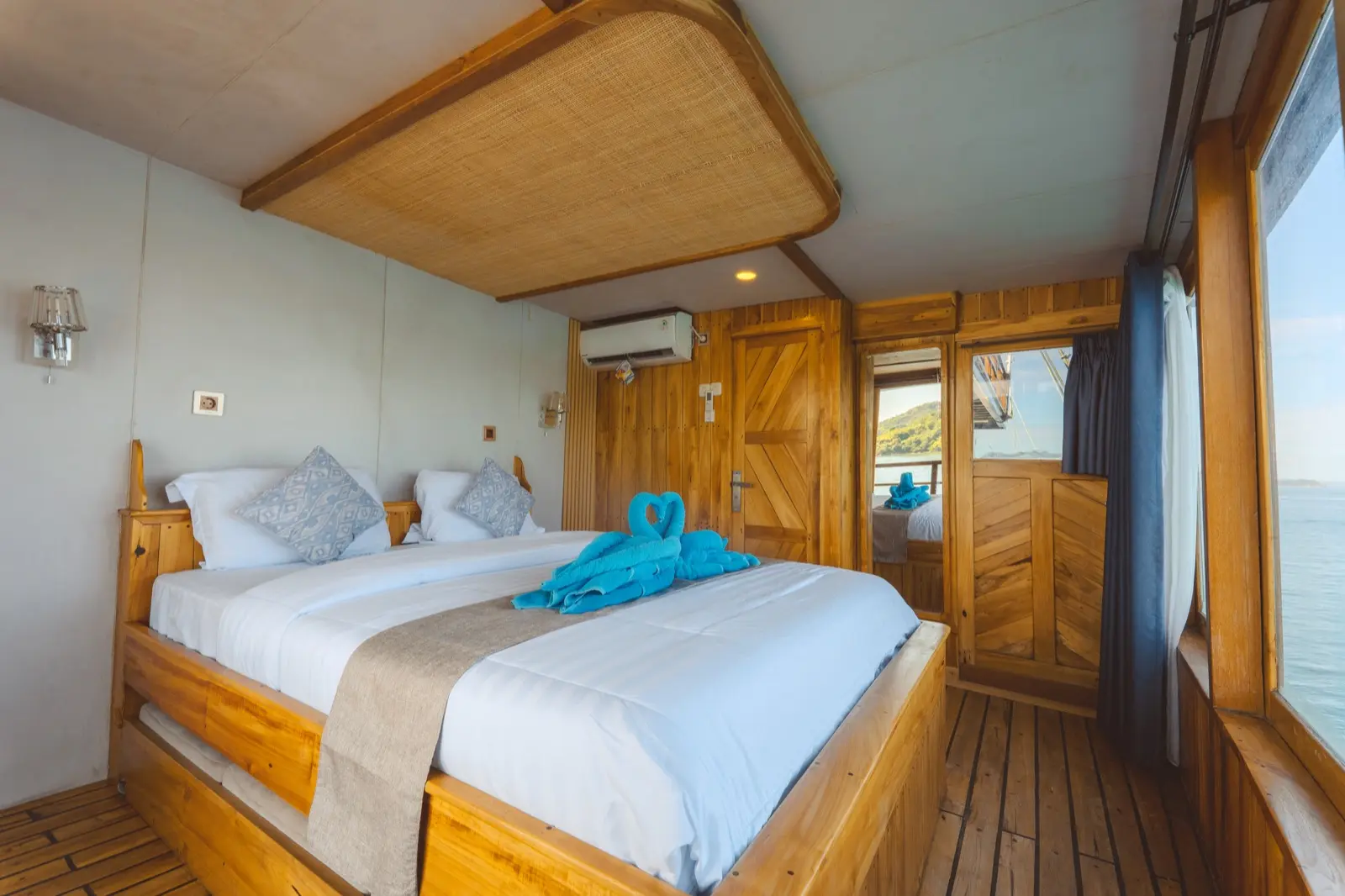 Royal Master Cabin 1 on Lamborajo 2