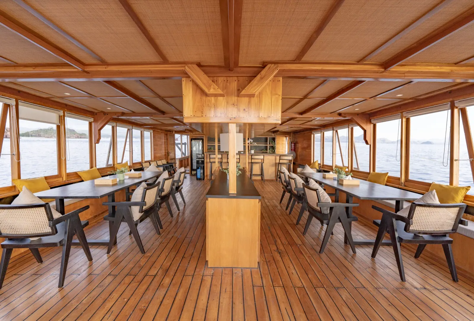 Lamborajo 3 — dining room