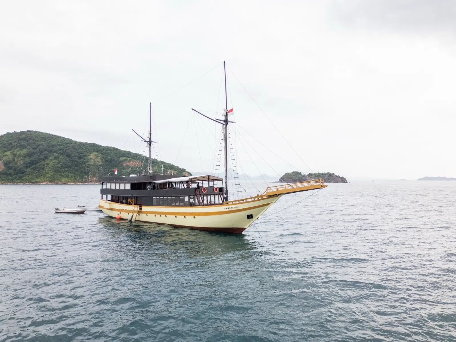 Lamborajo 3 — Lamborajo 3 Phinisi — Sailing Komodo