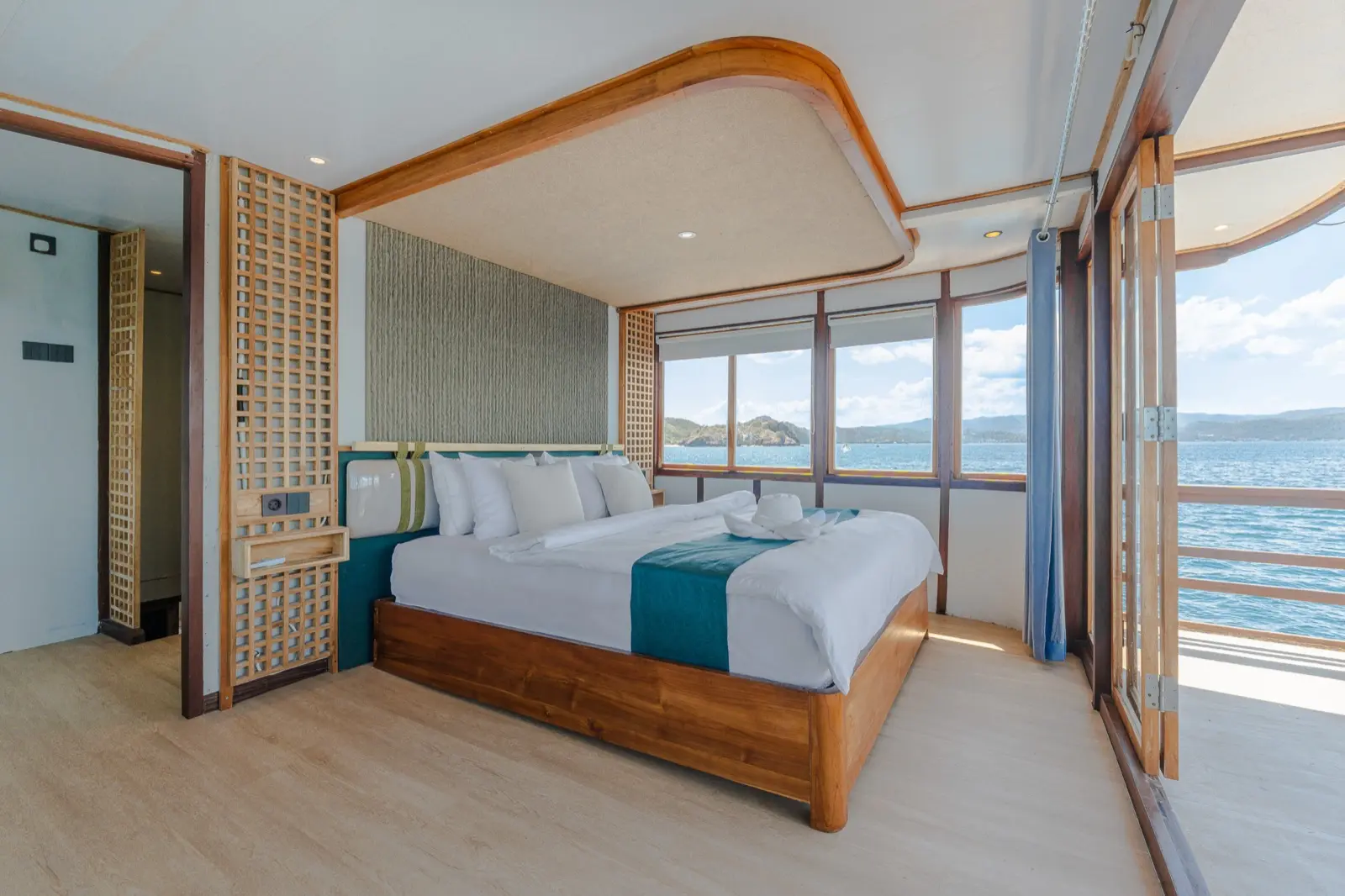 Royal Cabin on Marea