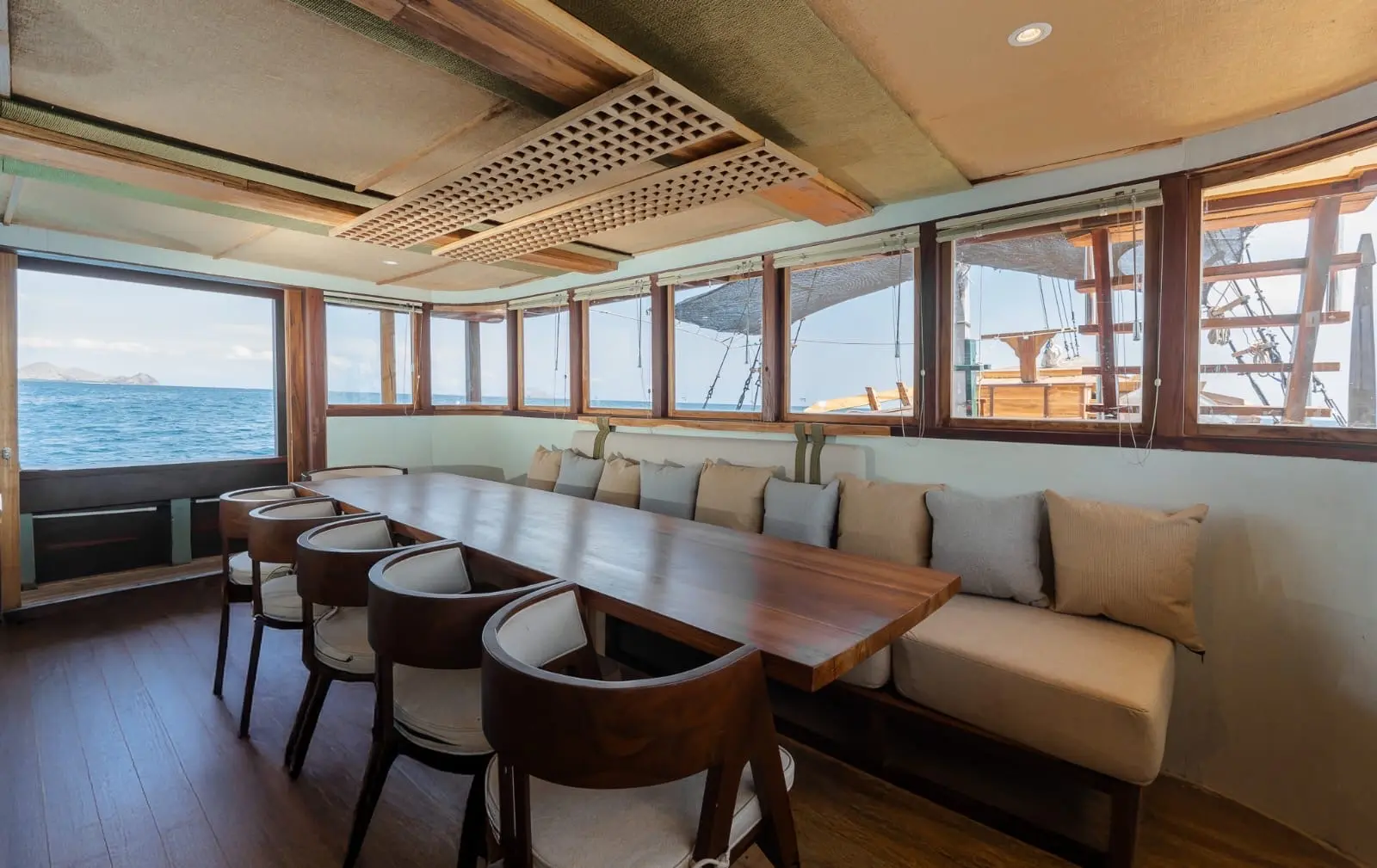 Marea — dining room