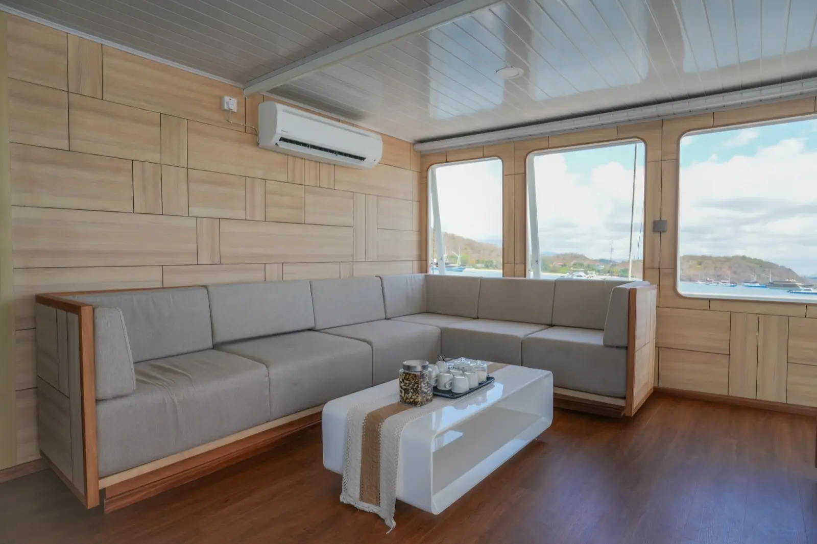 Mosalaki — lounge