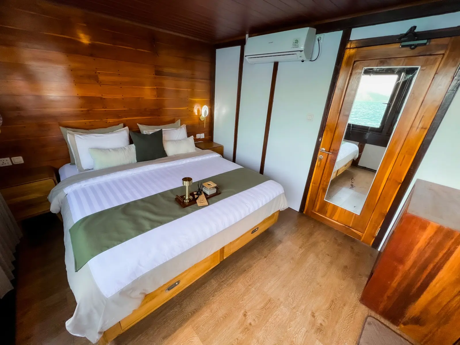 Deluxe Room on Neptune