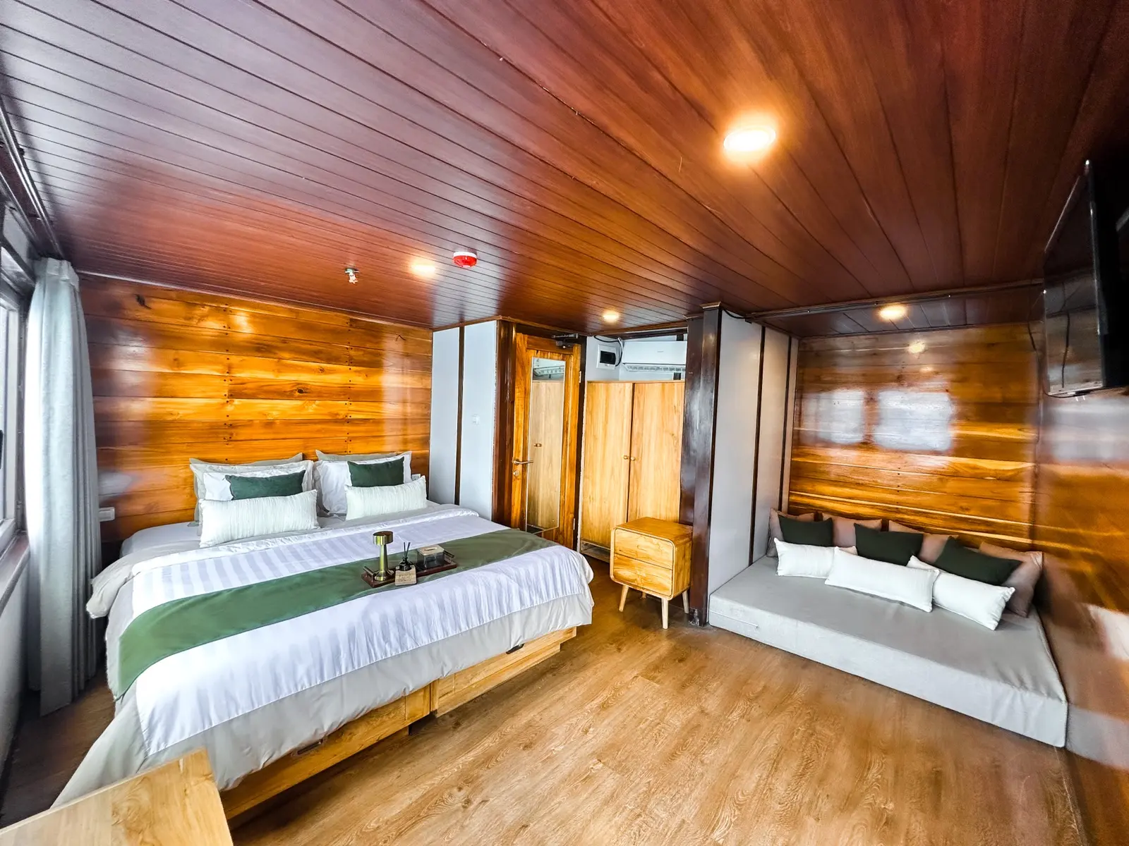 Junior Suite on Neptune