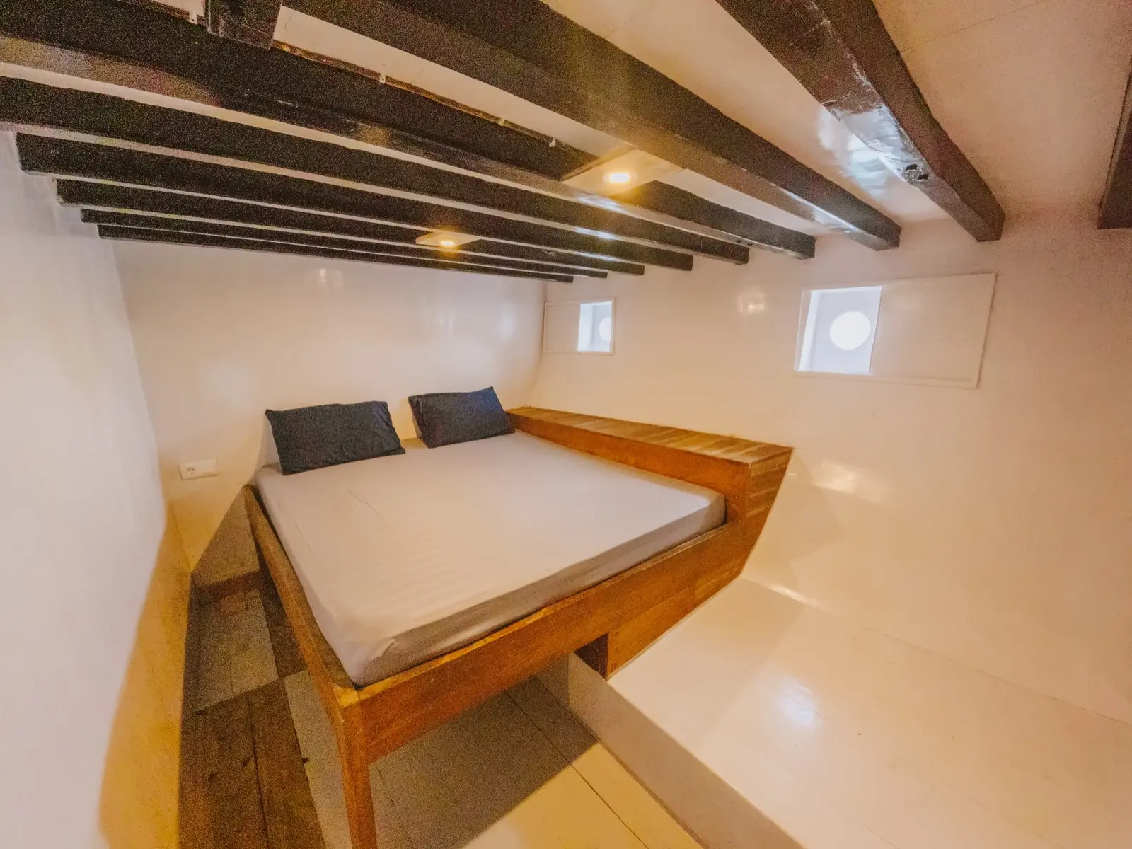 Superior Cabin 2 on NOX