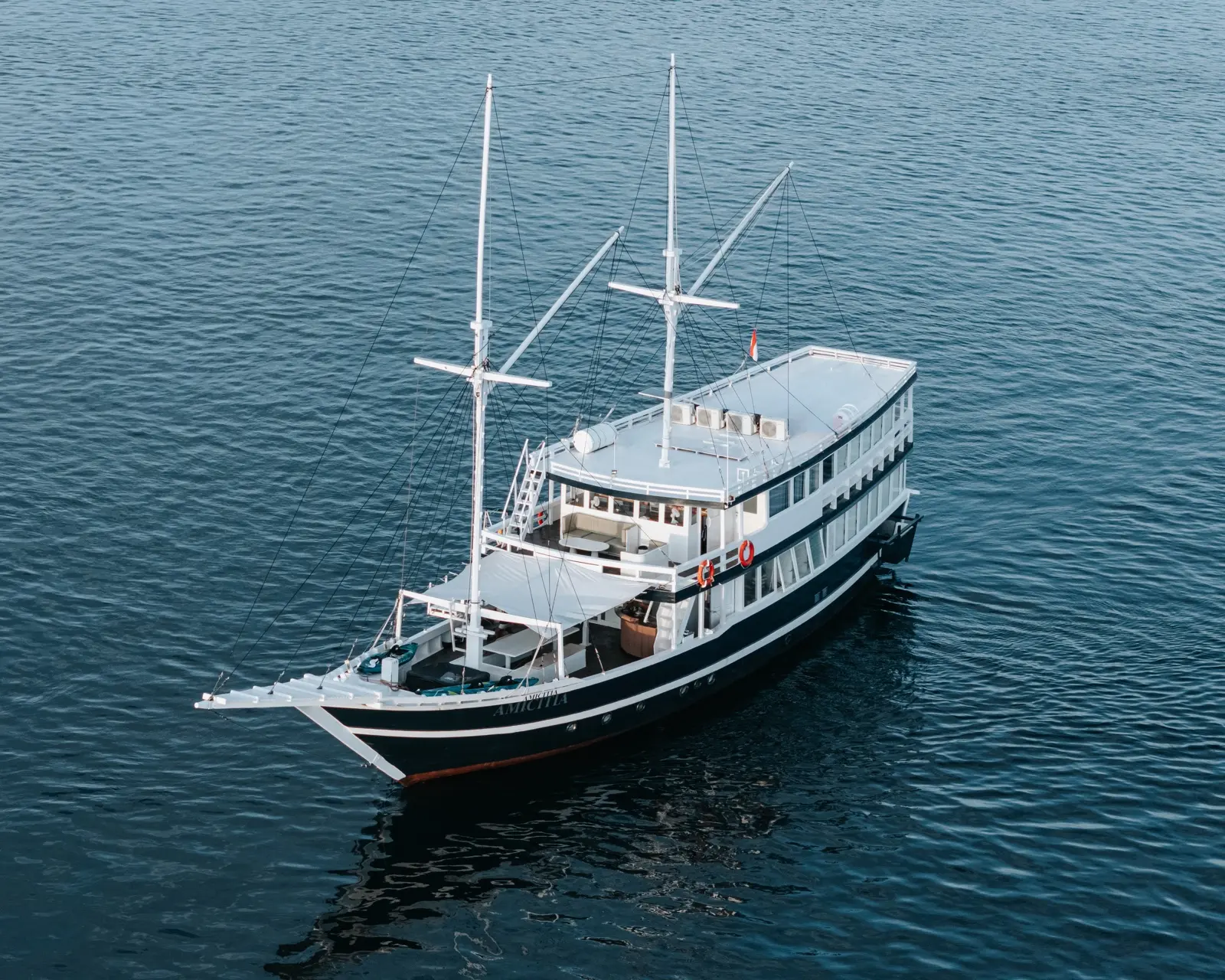 Tara — Tara Phinisi — Sailing Komodo