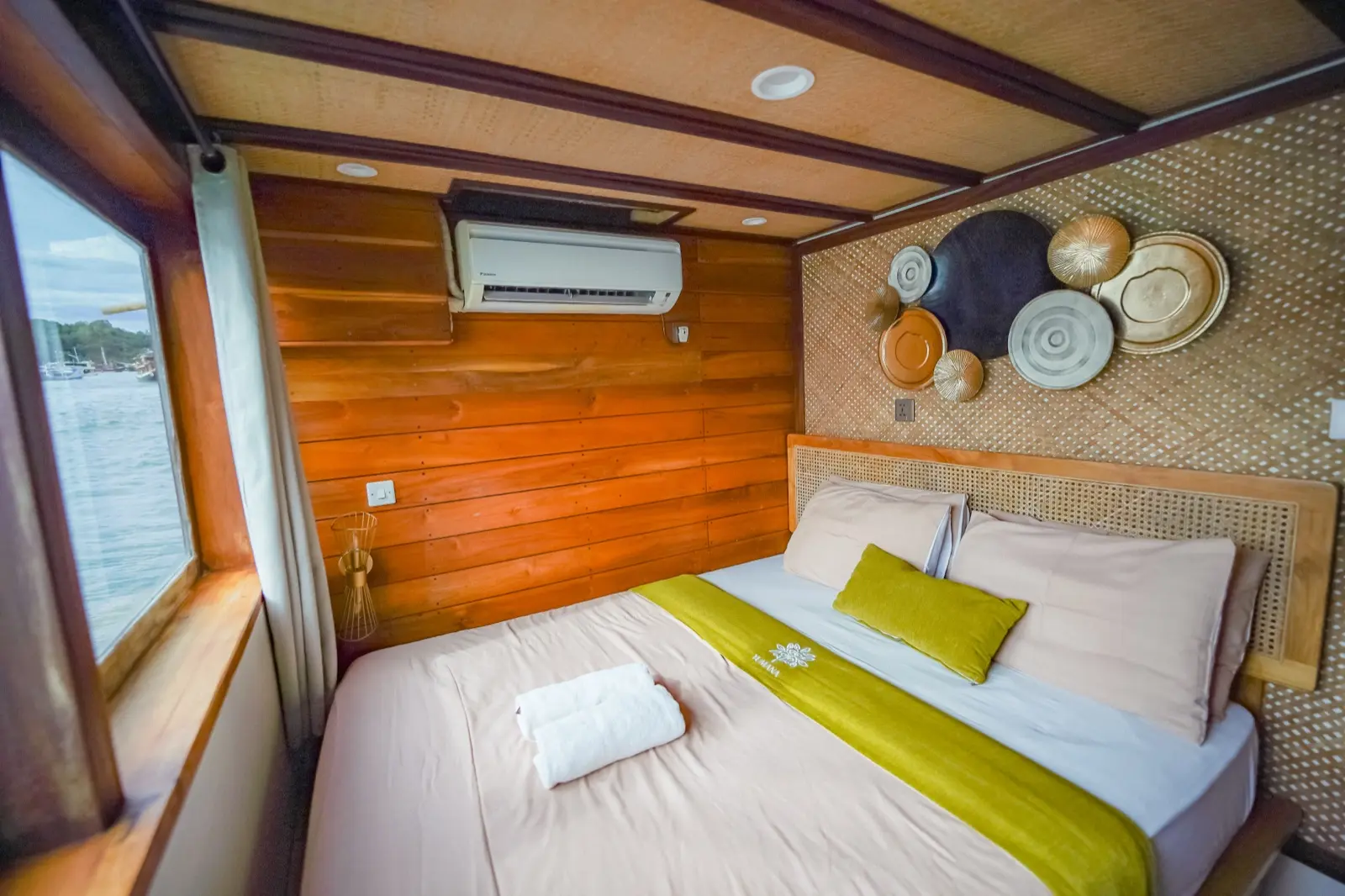 Deluxe Cabin on Yumana